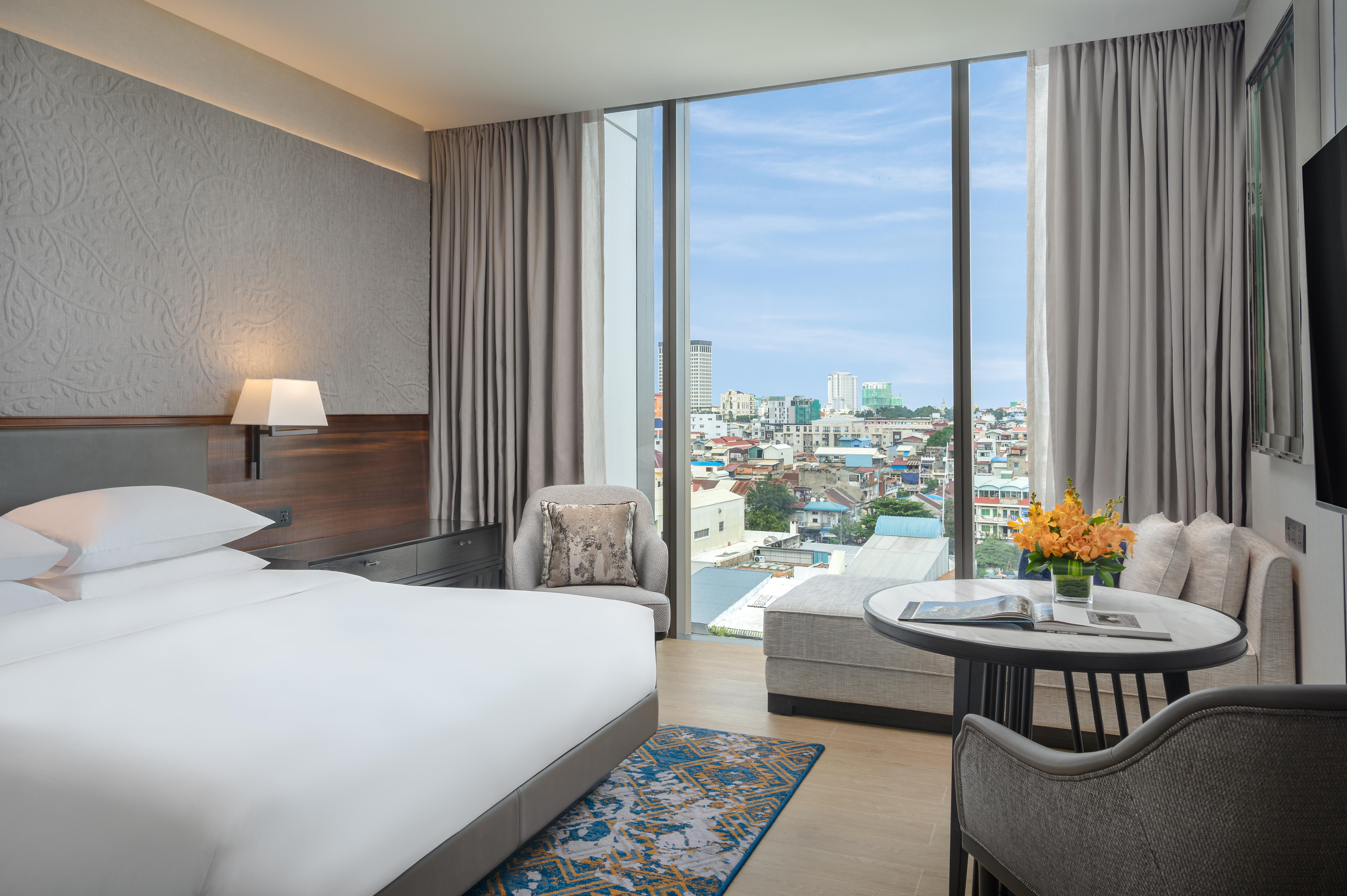 Hyatt Regency 5* Phnom Penh