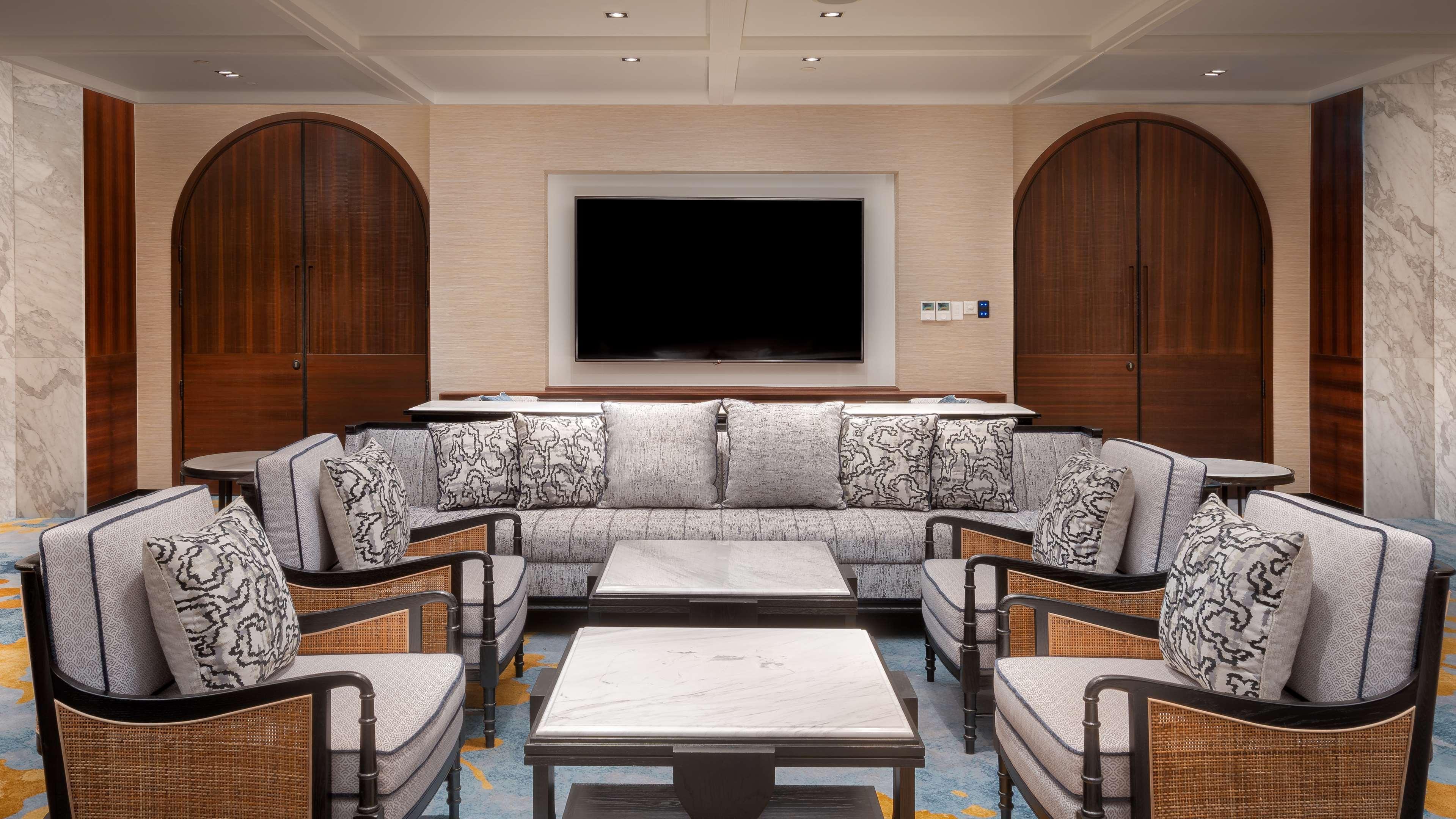 Hyatt Regency 5* Phnom Penh